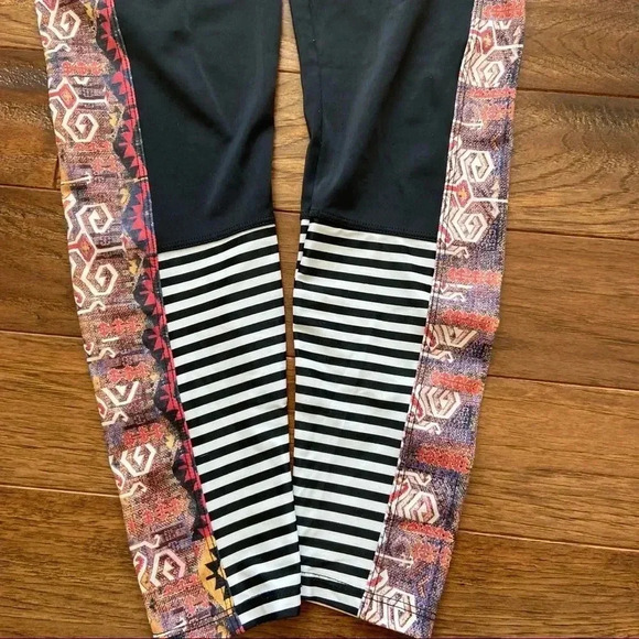onzie leggings size M/L - Picture 3 of 6